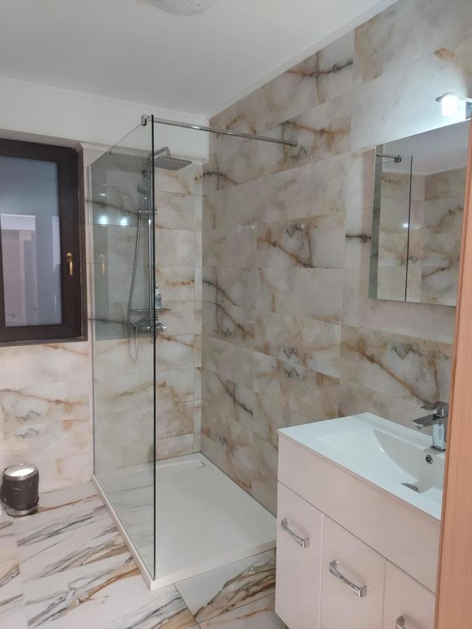 Appartamento Bya Brown Valea Lupului  Esterno foto
