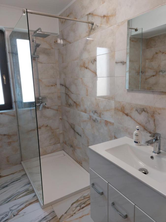 Appartamento Bya Brown Valea Lupului  Esterno foto