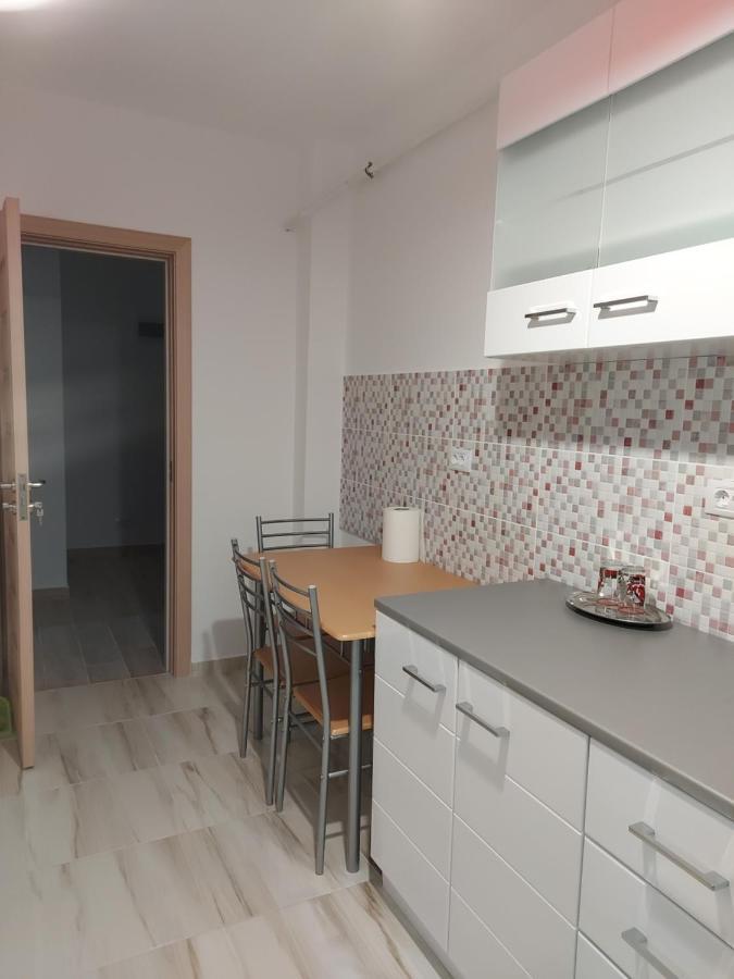 Appartamento Bya Brown Valea Lupului  Esterno foto